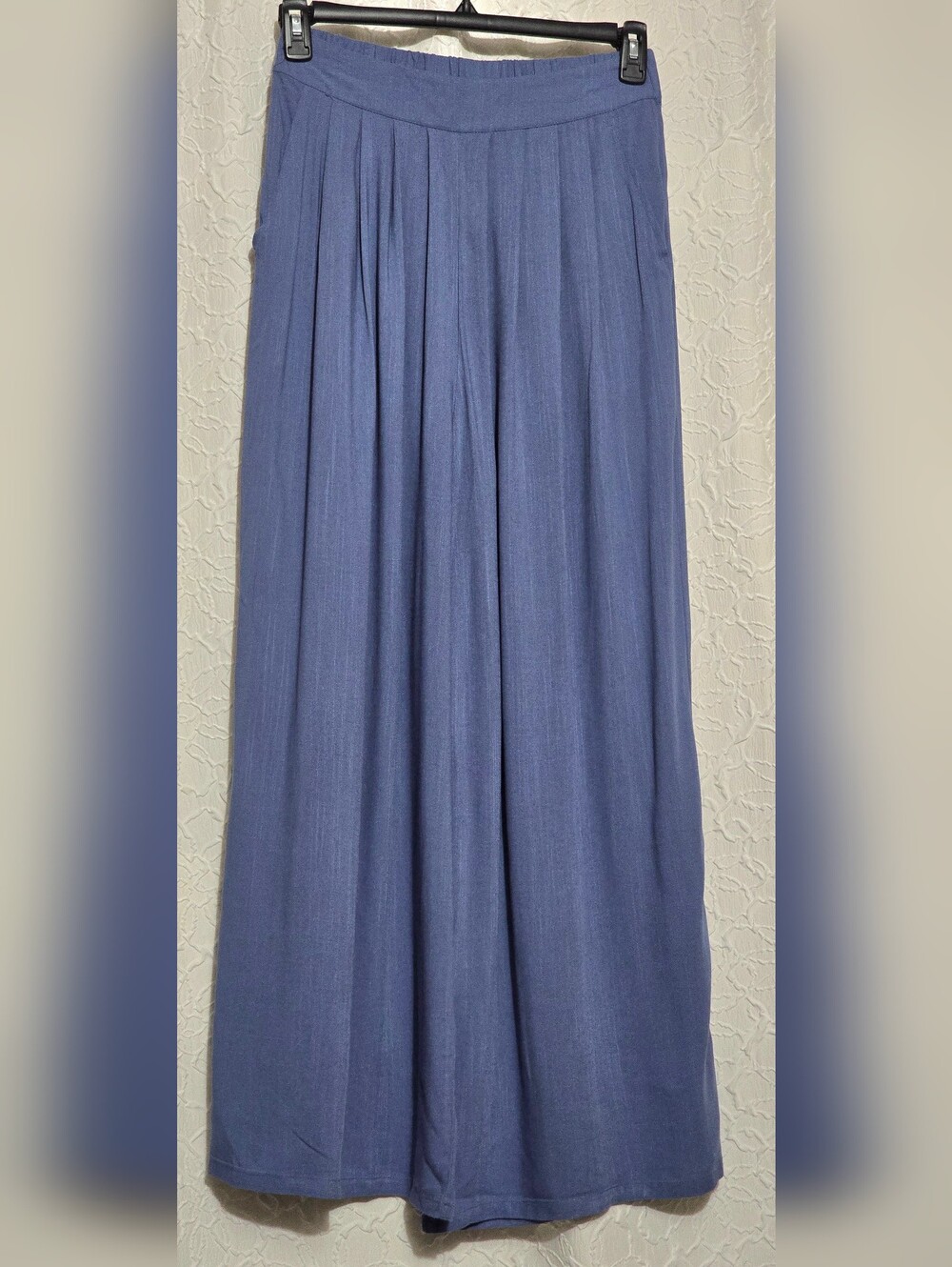 Hunter & Brown Women's Size M Periwinkle Wide Leg Pants Soft Flowy Fabric NWT